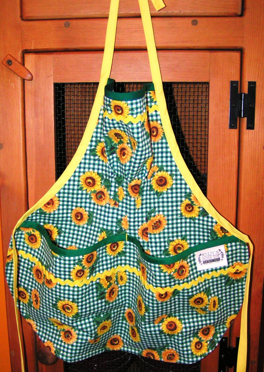 Mary's Child's Harvesting/Cooking/Art Aprons 100% Cotton Print Fabrics