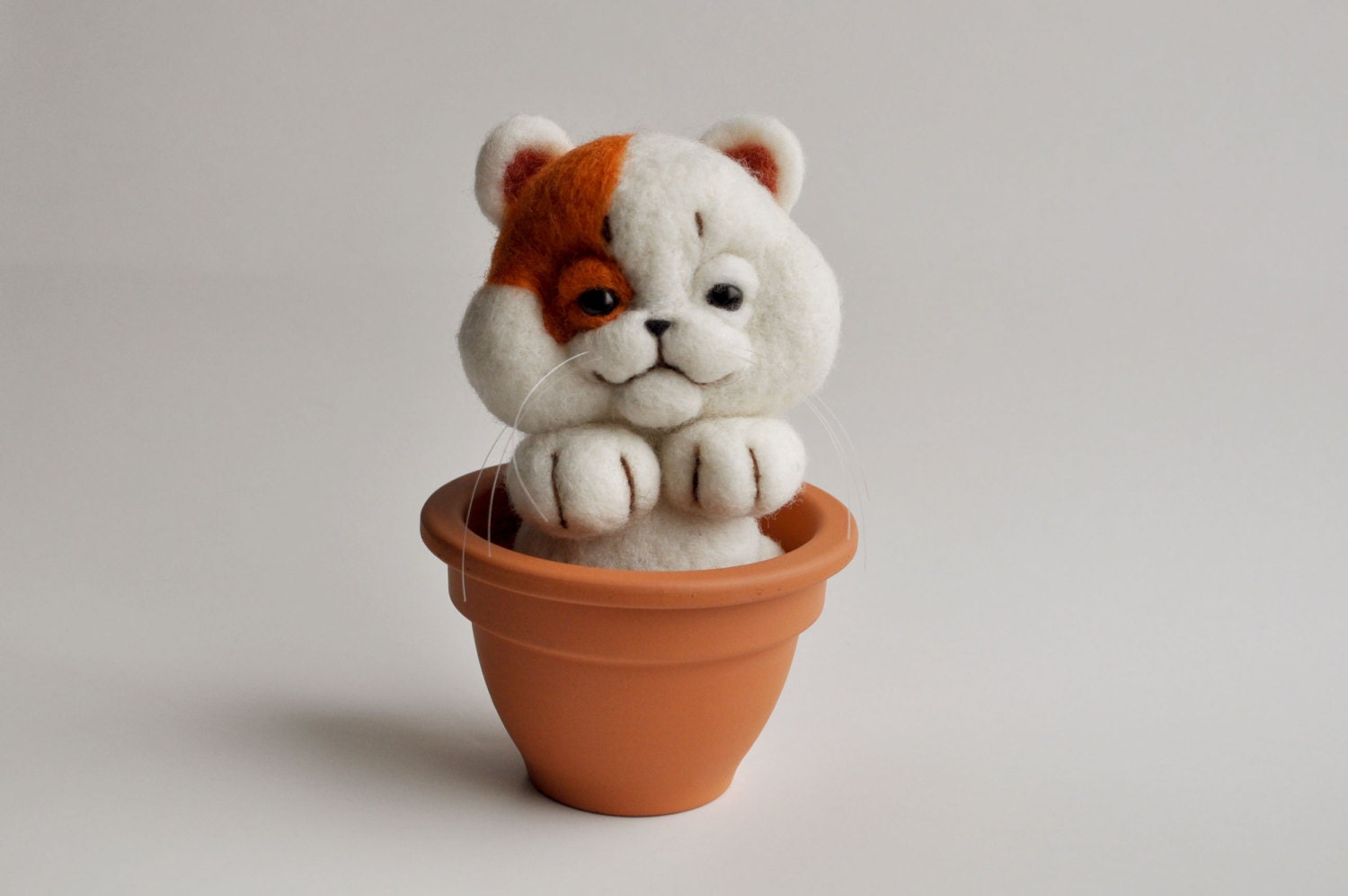 White persian cat with red spot, needle felted