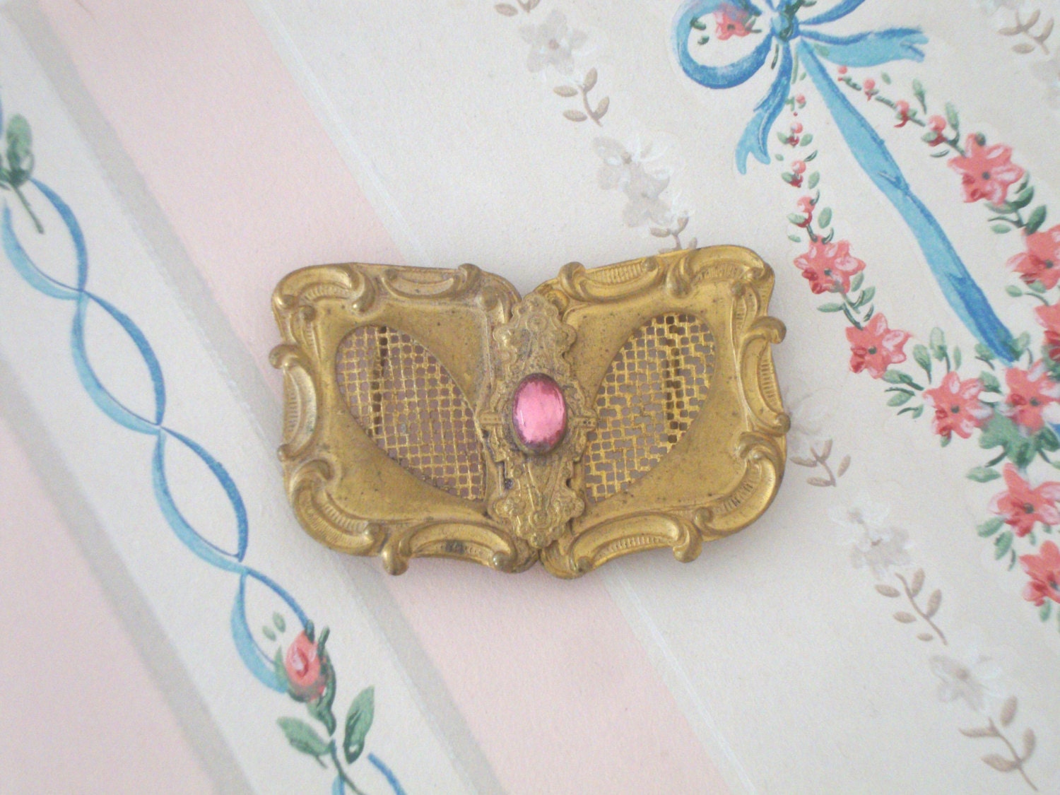 VINTAGE VICTORIAN BRASS Buckle - Pink Stone - Belt - Brooch - Heart - Antique