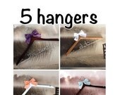 20% OFF SALE Set of 5 custom wedding hangers/ bridal party gifts / wedding party //name hanger/ photo prop / you design / Hot Seller
