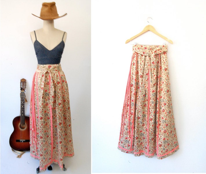 Vintage 70's boho fringed maxi skirt floral liberty print / folk handmade satin coral beaded fringe / M medium