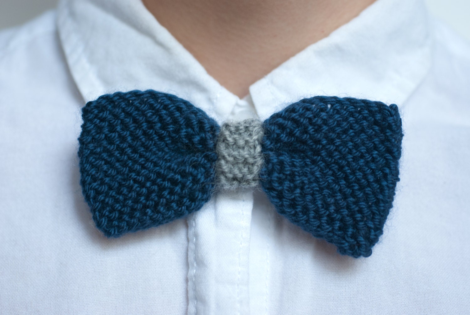 Small Navy and Grey Knit Bow