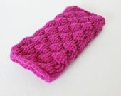 Pink iphone4 cover - knitted phone case