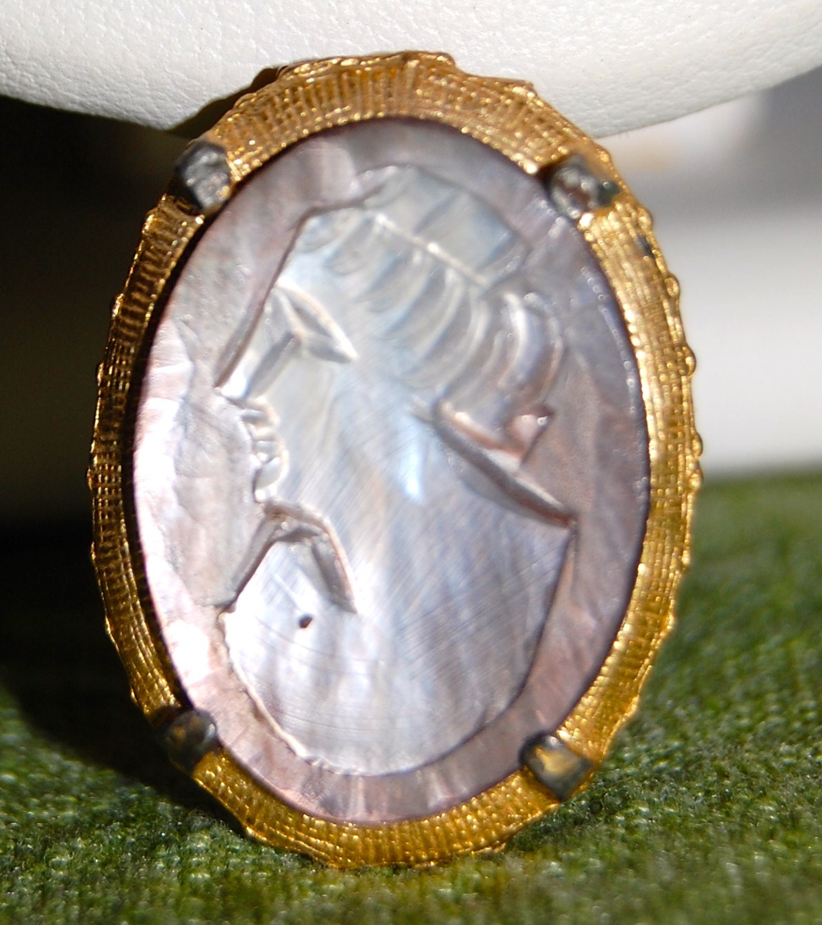 Vintage Cameo Brooch