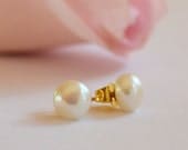 Freshwater White Pearls  14K Gold filled or sterling silver stud  Post Earrings - June Birthstone - Bridesmaid, Wedding jewelry