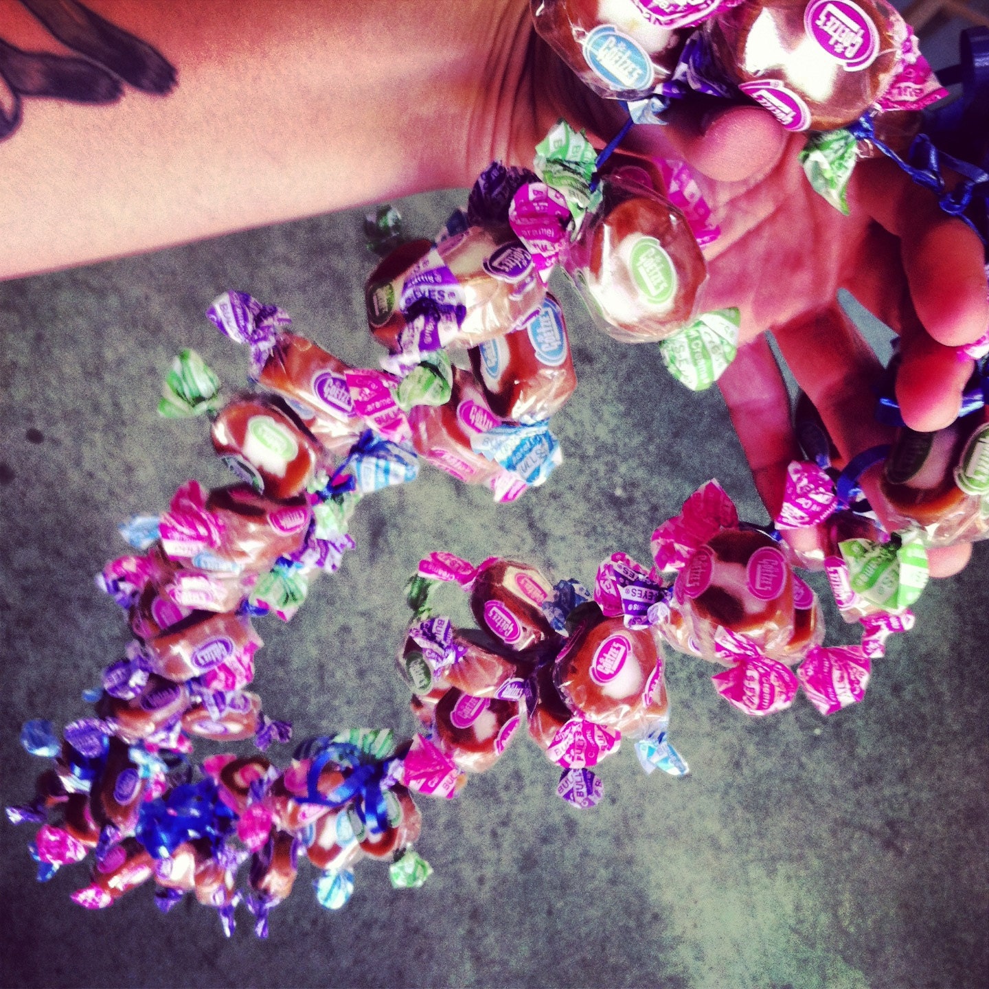 BullsEye Caramel Cream Candy Lei