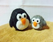 Needle Felted Penguin - mum and baby penguin - Shetland & Merino wool - Mother's Day Gift - wool felt pengins