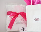 MAID of Honor Bridesmaid Wedding Party Pink Will You Be My Bridesmaid Invitation Gift bag Gift Bridal Robe Flower Girl Gift Wrap Ideas