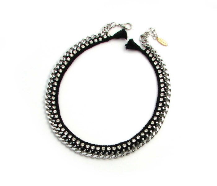 Small Rhinestone and threads Necklace- black