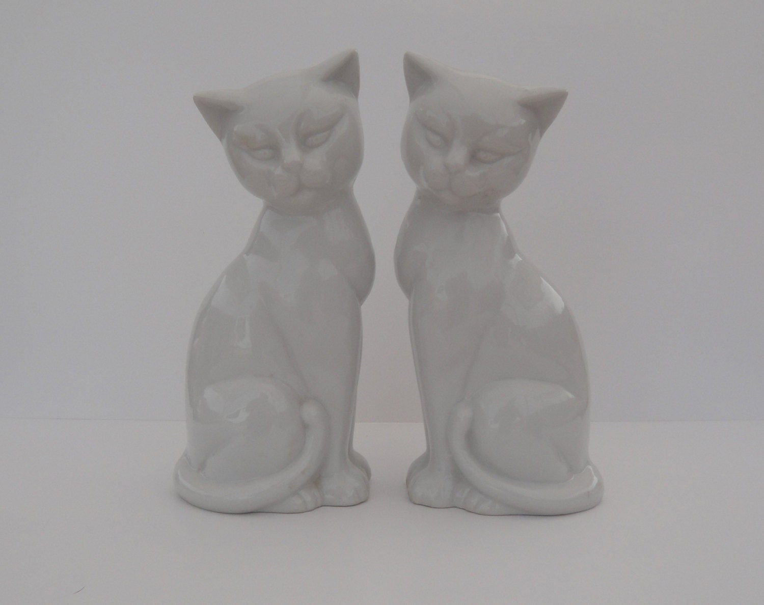 Cat Figurine,Set of 2 Ceramic Cats ,Made in Japan ,Vintage Home Decor