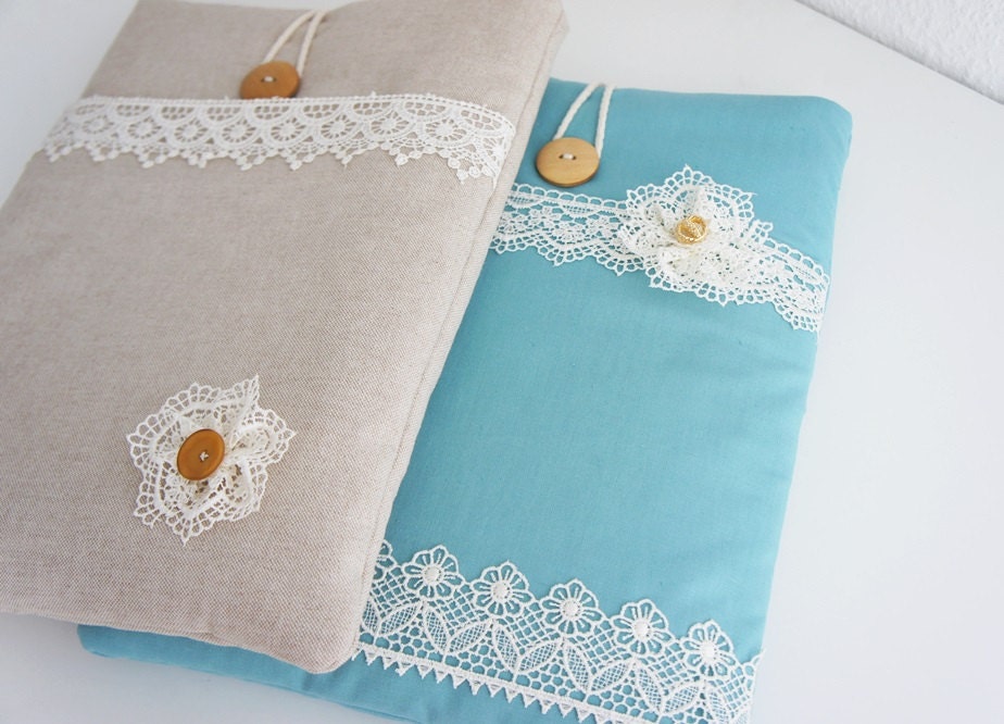 iPad Case - Kinddle Fire HD 8.9'' - Nook HD Plus- Padded Cover - Lace With Aqua Blue Cotton Padded Sleeve - Wood Button