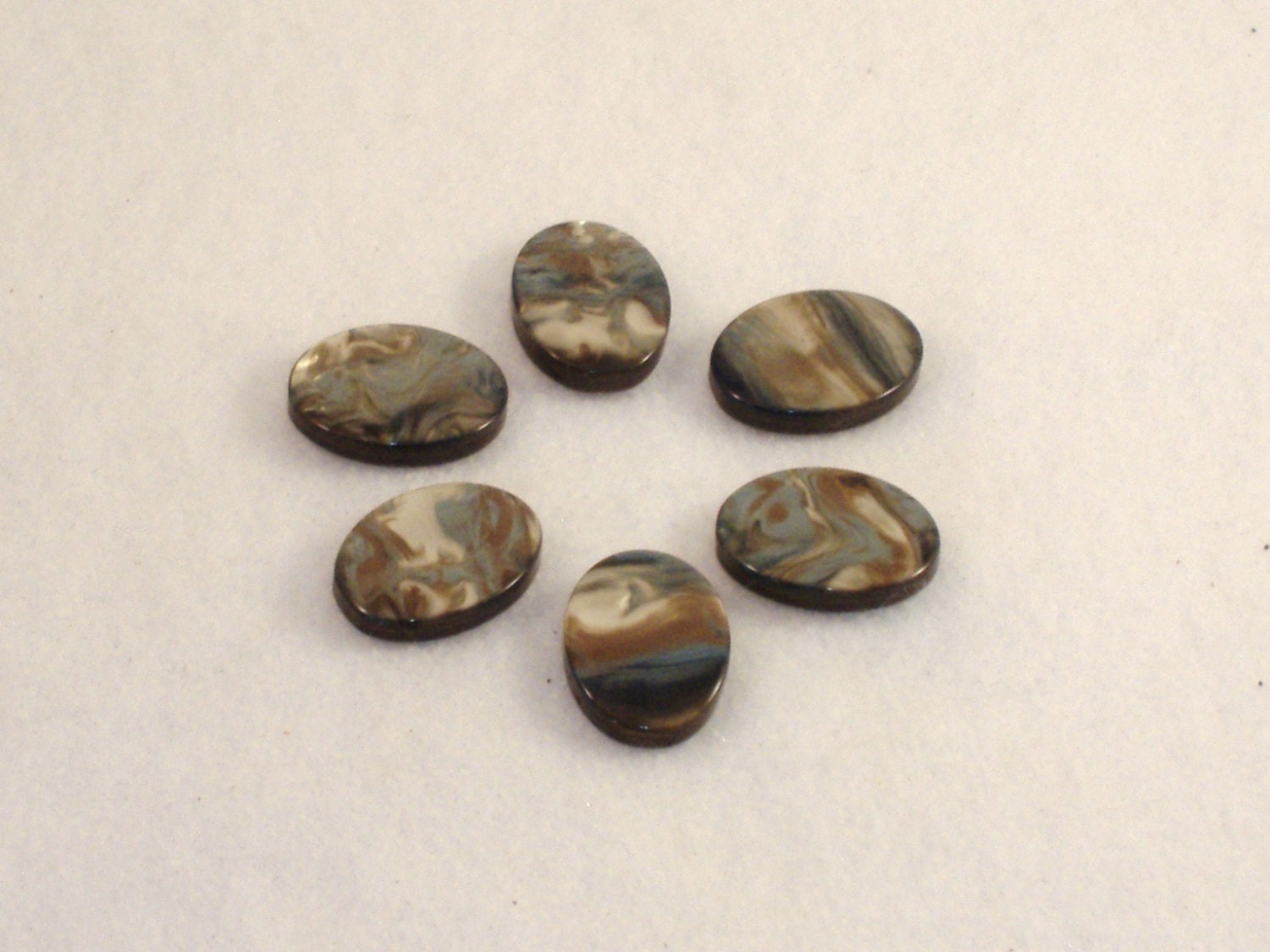 Resin Cabochons Oval Pearlized Black Cameo Jewelry Finding, Backed -  25x19mm - 6 pcs - DESTASH