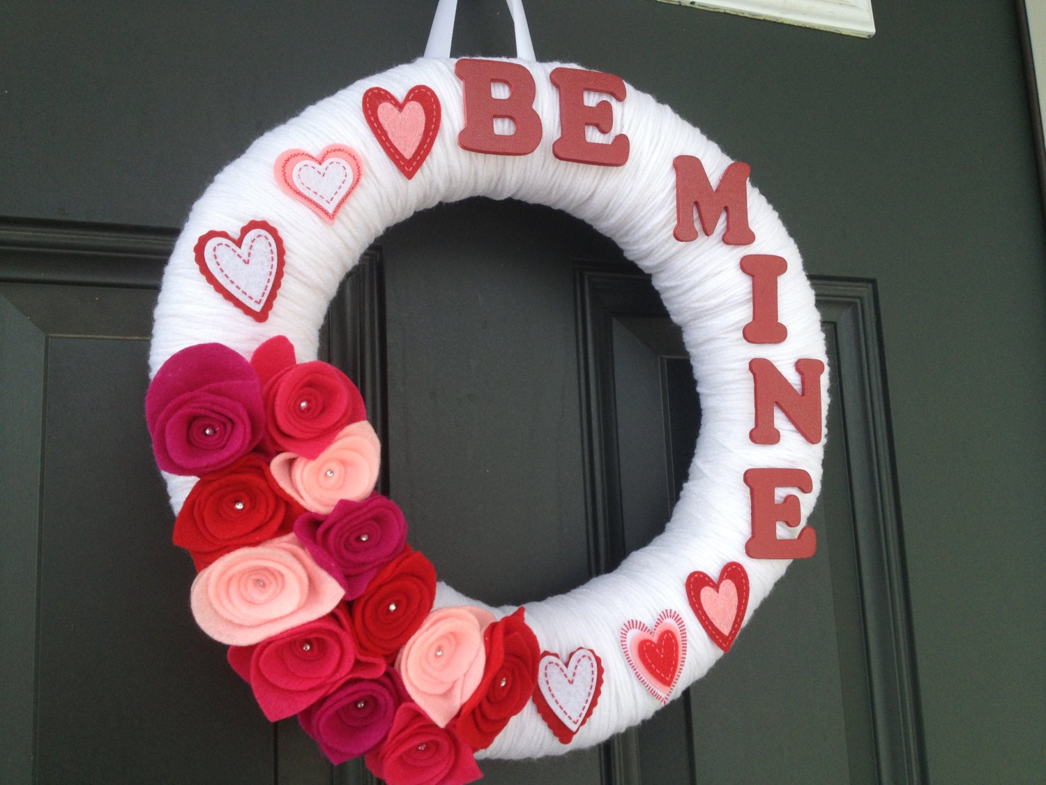 Valentine's Day Yarn Wreath, 14 inches, white, pink, red. Ready to Ship.