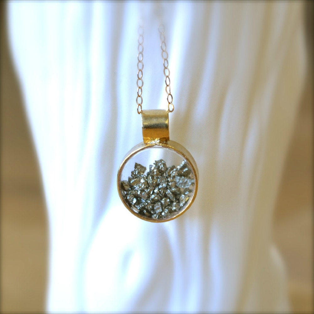 Shake Pyrite Gold Necklace