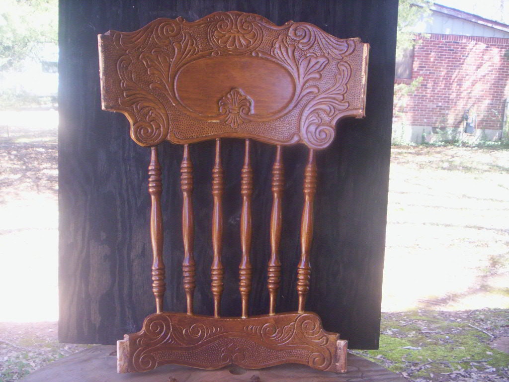 Furniture fragment/Salvage wood fragment/Salvage chair/Vintage furniture fragment/Funiture carvedwood