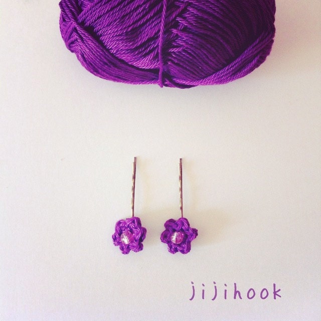 Set of 2 crocheted flower barrettes - violet