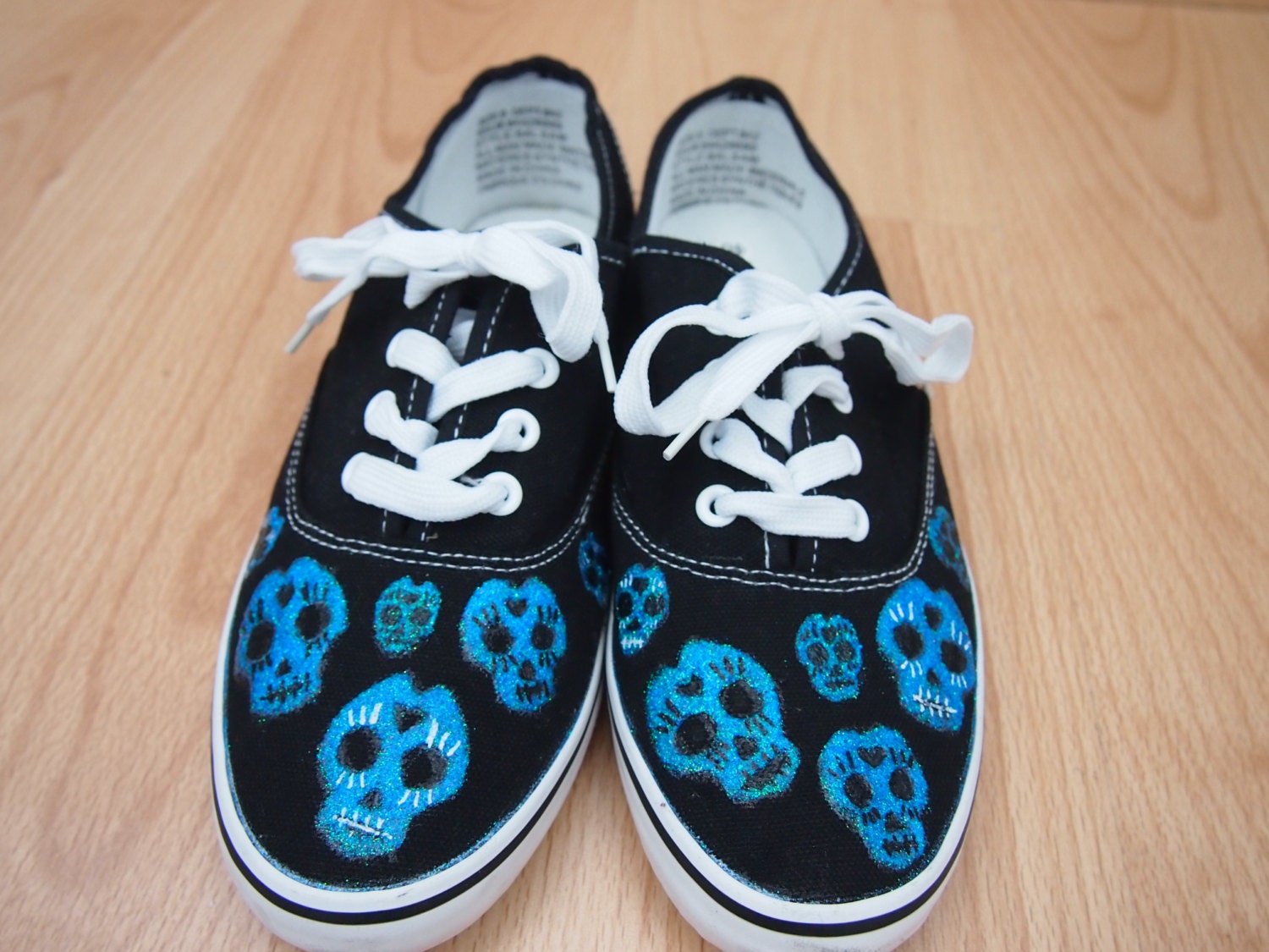 Handmade Sneakers Skulls glitter. Canvas shoes, custom made.