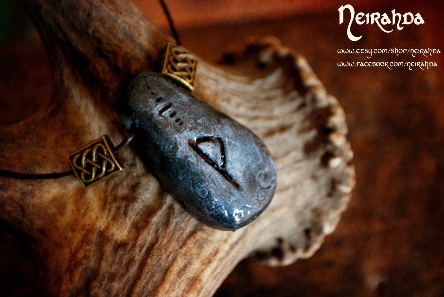 Wunjo rune stone pendant