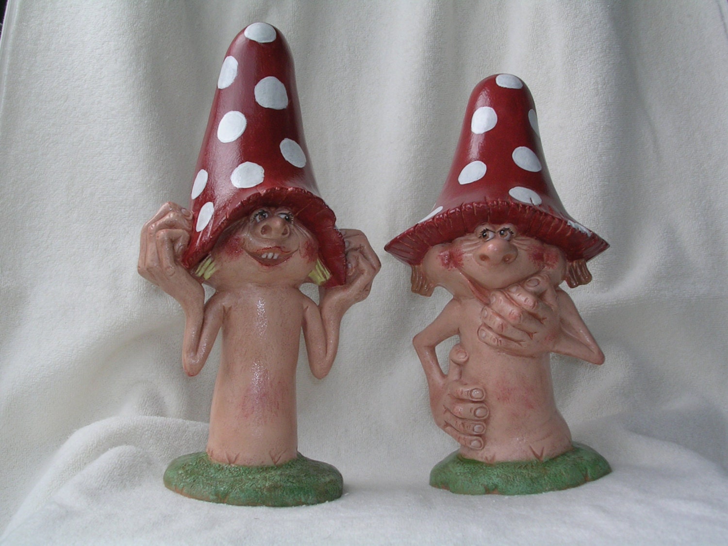 alice and mike mushooms made in ceramic