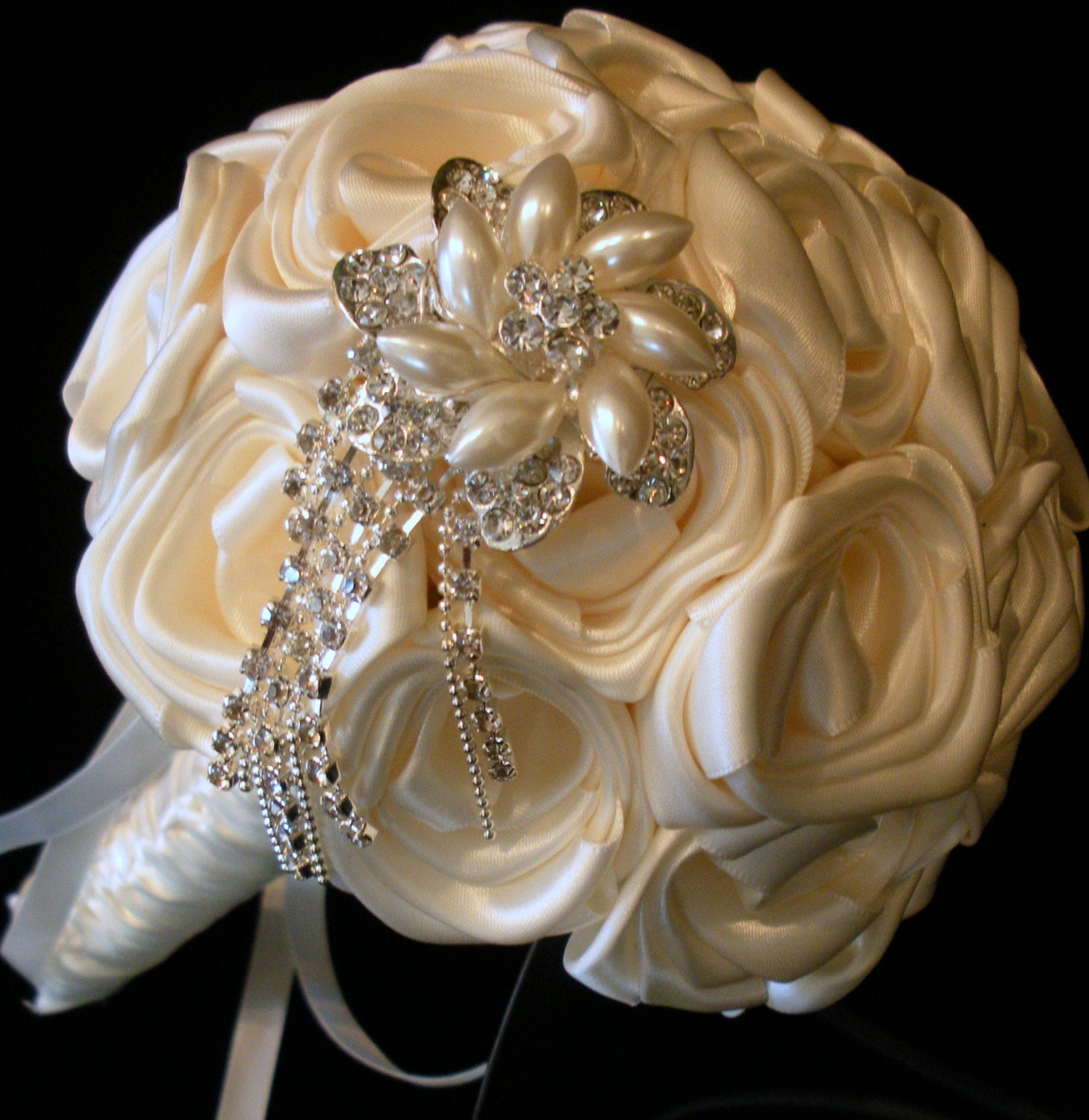 Antique White Cascading Pearl Brooch Bouquet