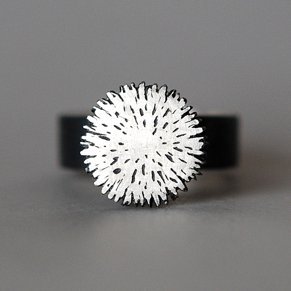 Contemporary flower shape ring. "Black Meadow" collection. Oxidized sterling silver. Statement ring. Handmade. Ready to ship.