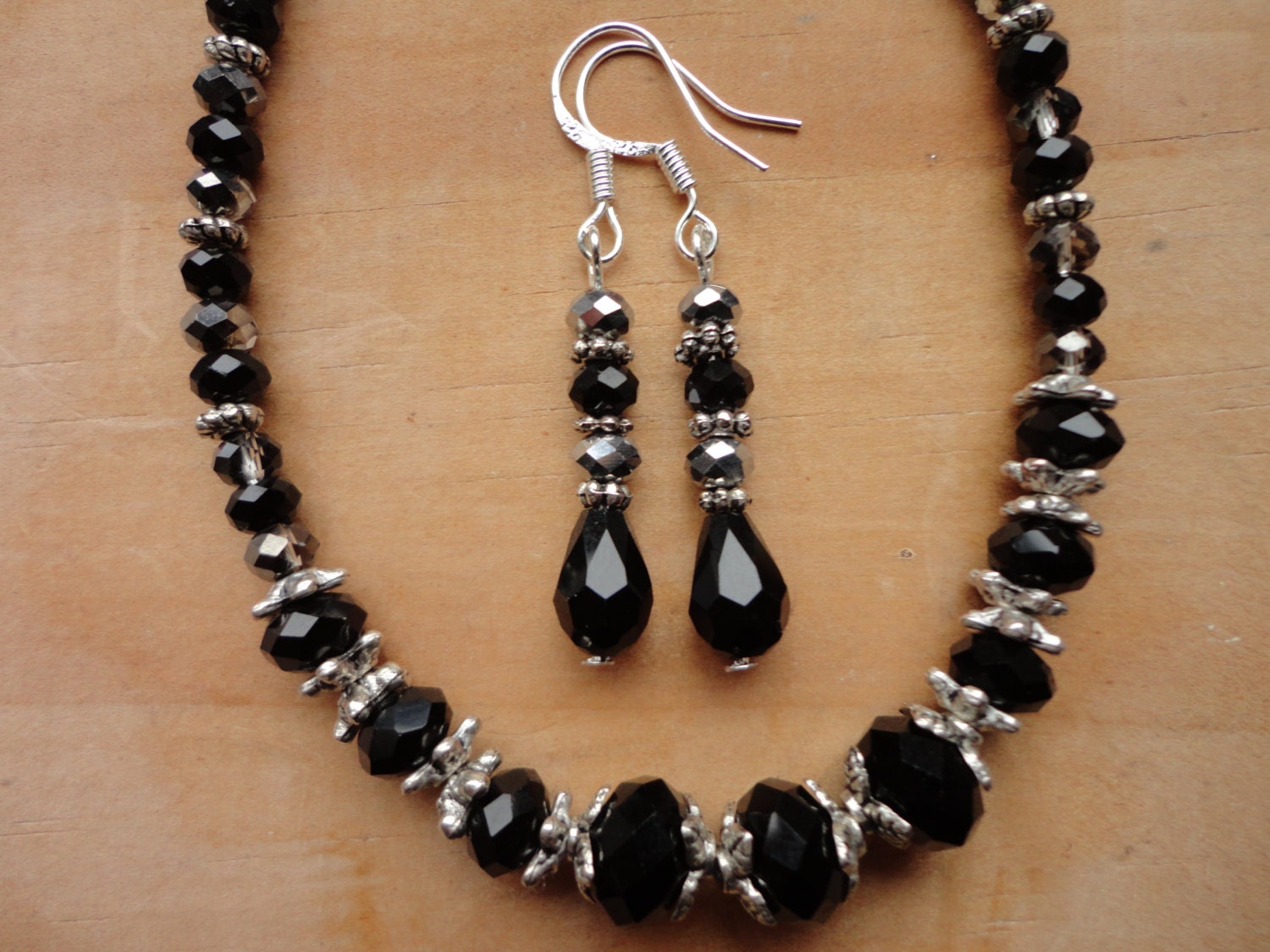 black bridesmaid necklace and earring set.