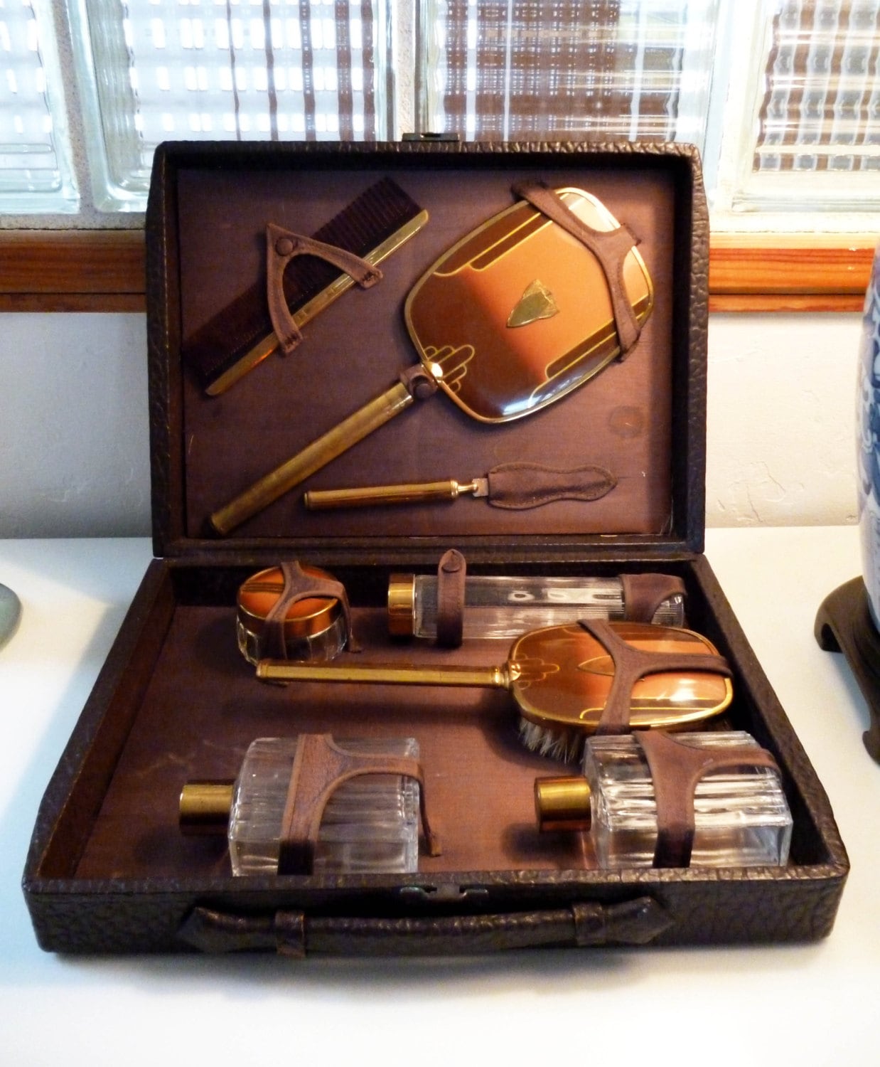Rare - ART DECO Amber colored  Mens Travel or Dresser Set 8 Pieces and COMPLETE with CowHide Leather Case