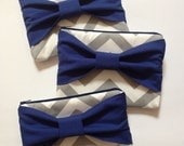 Set of 5 Grey & White Chevron w/  Navy Blue Center Bow Bridesmaid Clutch Bridal Accessories Wedding Gift Bridal Clutch Zippered