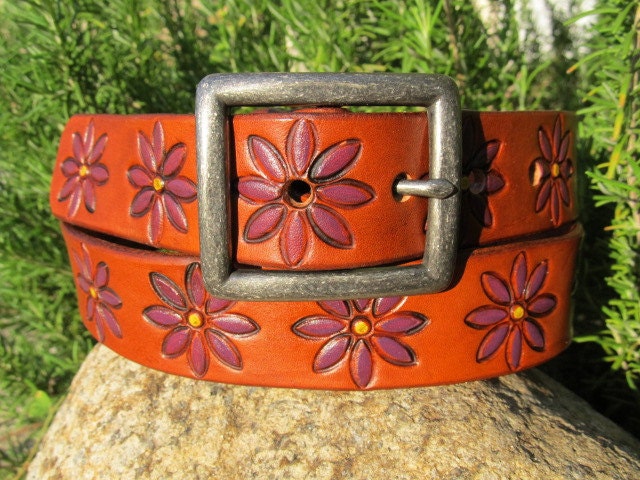 Hand Painted Tooled Leather Belt - Daisy Flower - Your choice of buckle - Antique Nickel or Antique Brass