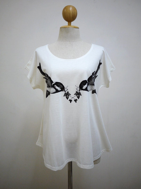 The Reward Of The Nature (Size M) : The Cute Birds Animal Art Style White Women TShirt Screen Print Cotton