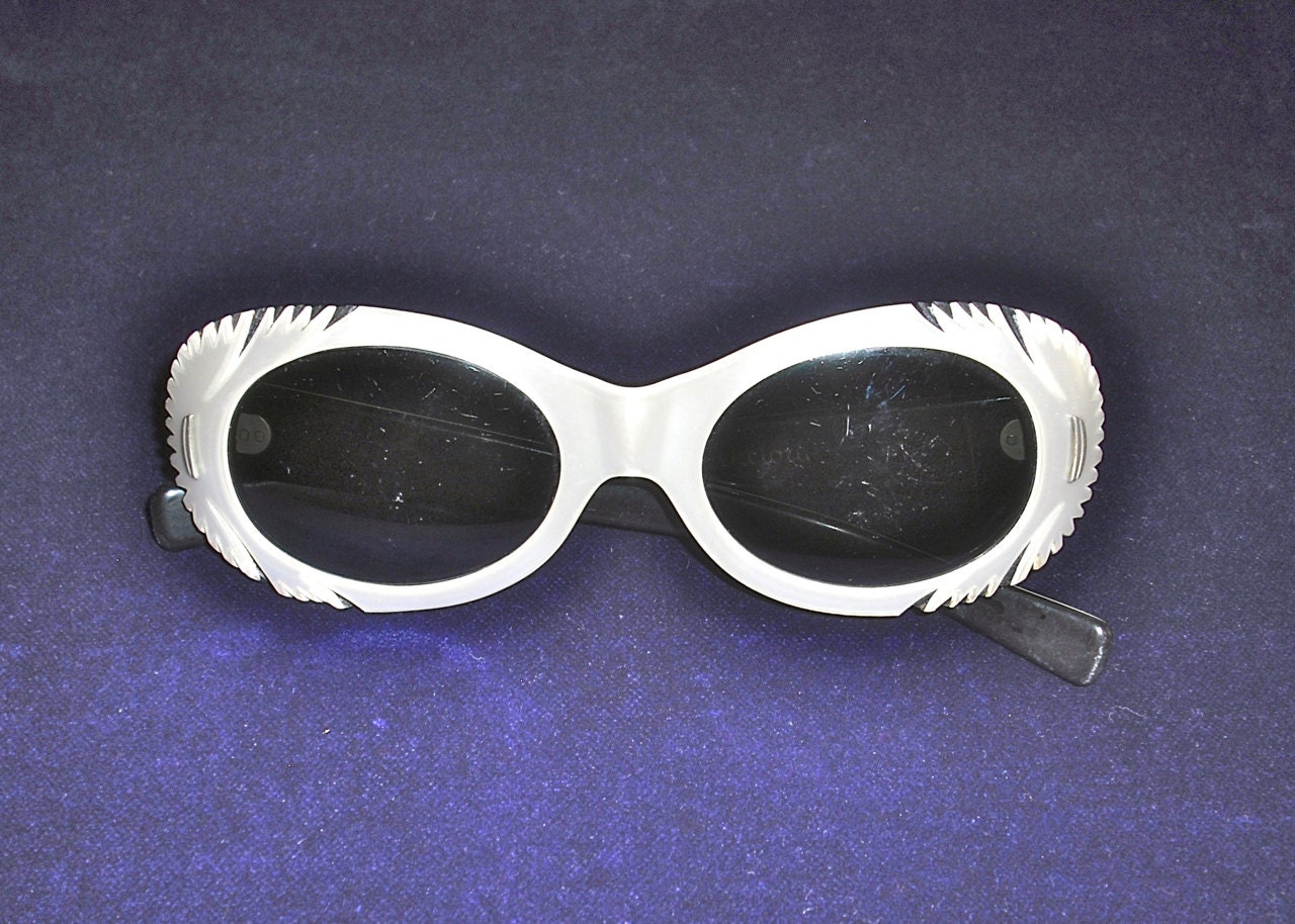 Authentic Vintage 50s Mother of Pearl Cat Eye Sunglasses Victory Suntimer
