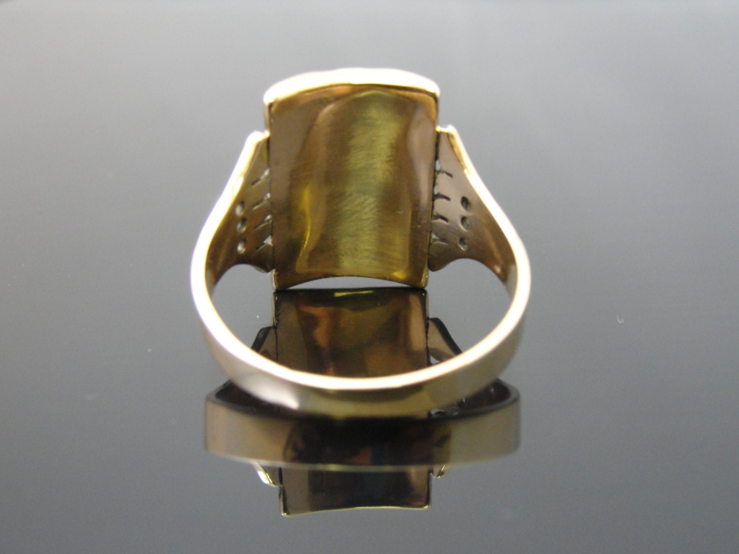 10k Rose Gold and Moss Agate Mens or Ladies Victorian Ring, Rare Barrel Cut RGAGT102D