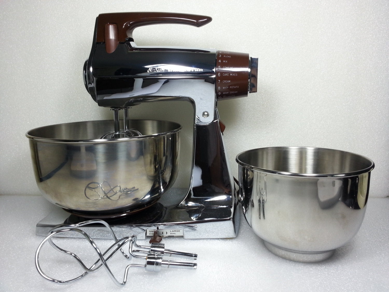 Vintage 12 Speed Chrome Sunbeam Mixmaster Stand Mixer With Attachment