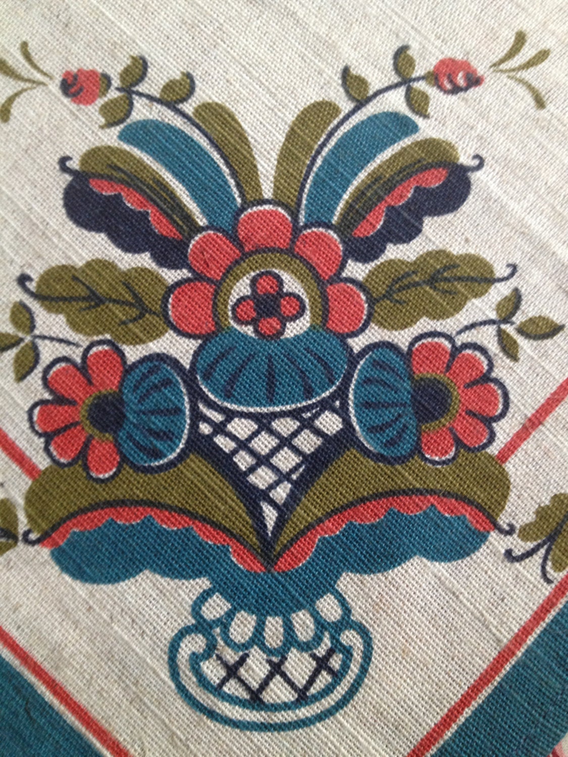 60s retro tablecloth with Scandinavian patter. Vintage