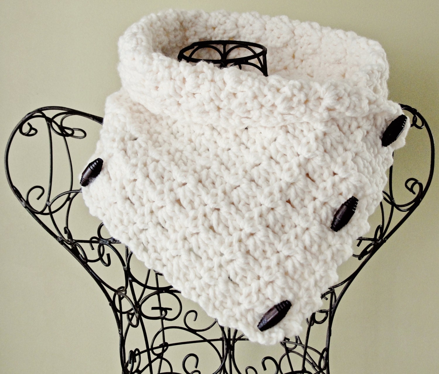 Cowl CROCHET PATTERN Chunky Button Scarf The BRISTOL