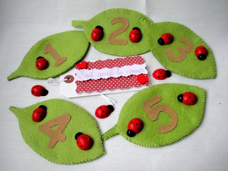 Ladybird counting game - Montessori sand paper number leaves - Green felt number flash cards