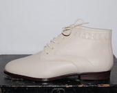 Vintage 1980s Leather Cream Creme New Lace Up Granny Ankle Desert Boots Flats Shoes. Designer Partners. Size US 7 Eur Euro 37.5 37 1/2