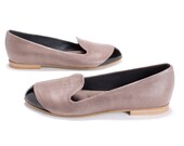 Alexa Gray Flats