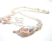 Mother & Son personalized necklace in  a pea pod design - Custom necklace - Grandmother - Expectant mom necklace - mother of the groom