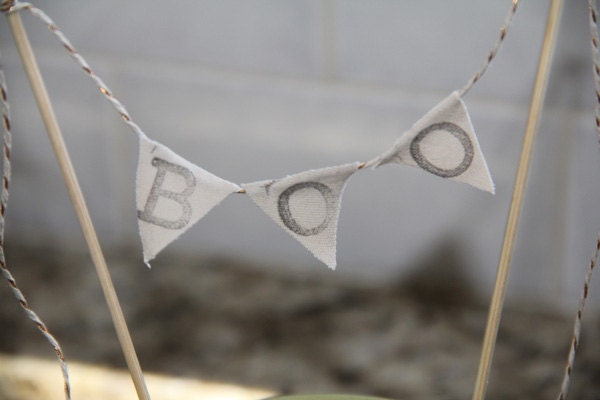 Vintage Inspired Halloween Cake Topper