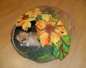 Cat bed/ No 17 /Size L, XL/ Modern Cat cave with FREE Cat Ball /Cat house/Handmade/Pets bed/Dog bed/ Wool cat bed/Felt