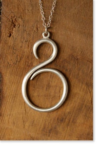Pregnancy Pendant: The perfect gift for pregnant moms-to-be.