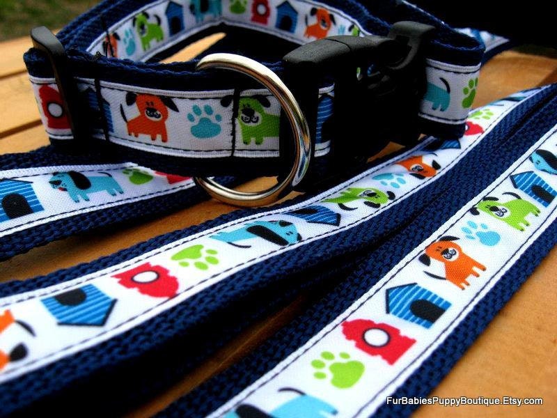 Navy blue "In the dog house" nylon pet leash & adjustable collar set.