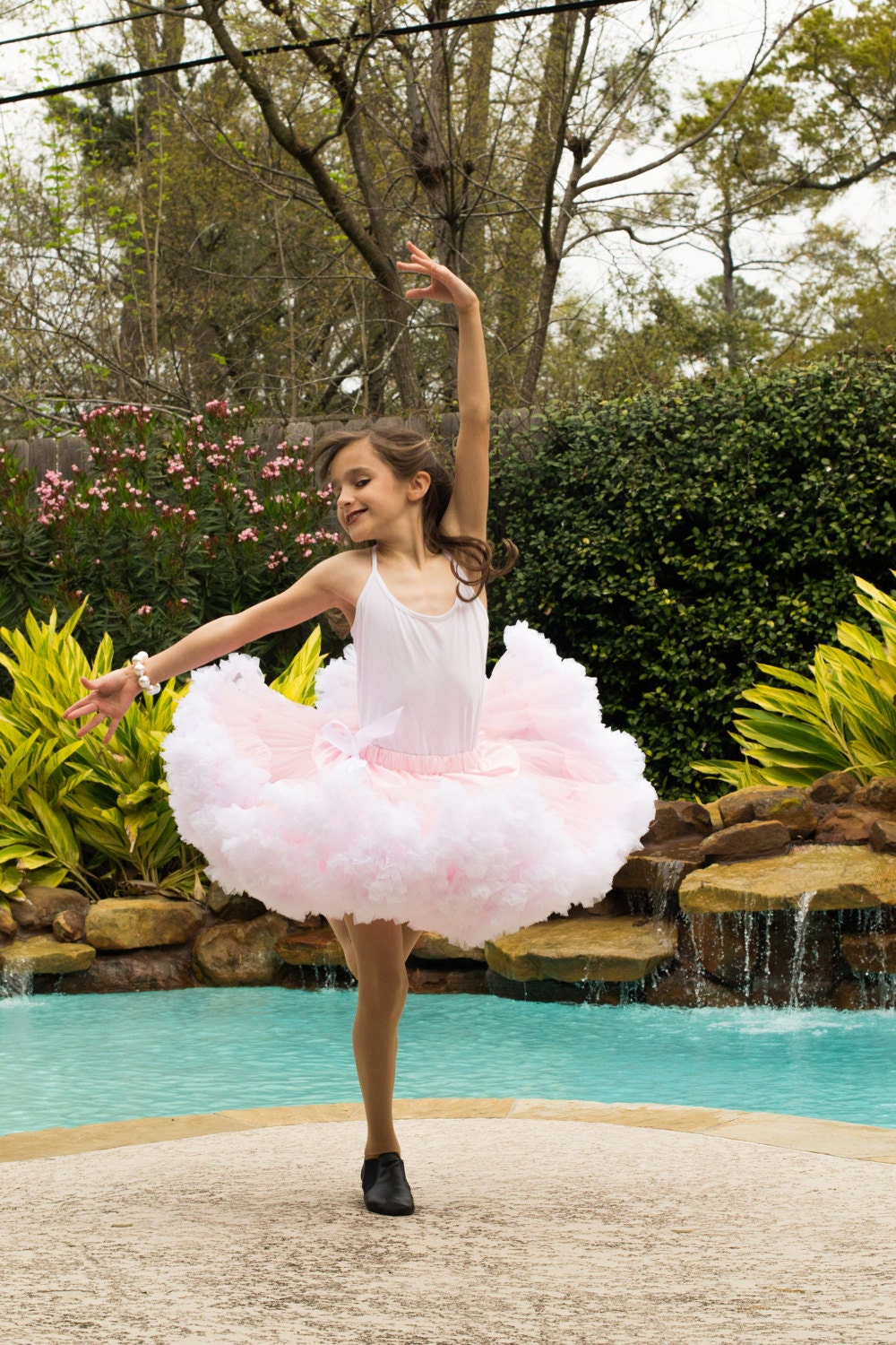NEW girl's premium ruffle super full light pink white ribbon pettiskirt petticoat tutu photo prop size 130 7-8-9 years