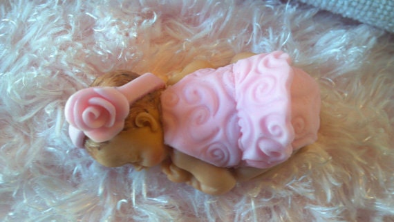 fondant baby/ fondant baby girl/ edible/ cupcake topper/ cake topper/ fondant topper/  babyshower