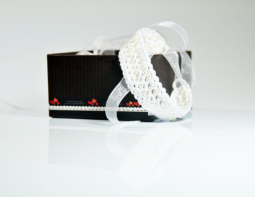 Bridal bracelet, beadwork, lace cufft, crochet bracelet, bridal cuff, wedding, bridal, pearl beads, bridal accessory,  Adjustable length