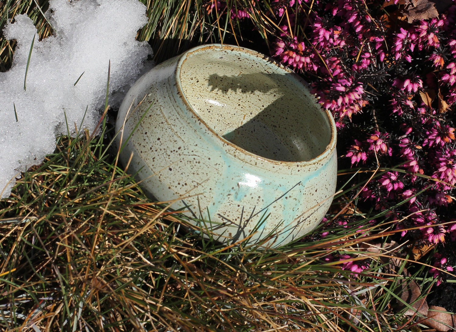 turquoise decorative stoneware/ ceramic/ pottery bowl / pot
