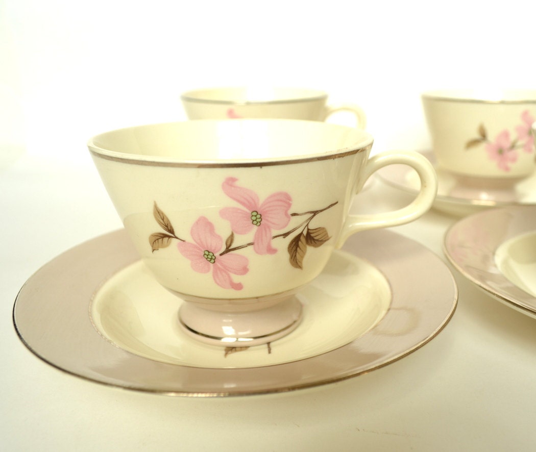 Vintage Set of 4 Shabby Chic Pink and Cream Tea Cups with Saucers