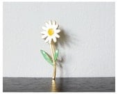 Vintage daisy flower enamel pin brooch