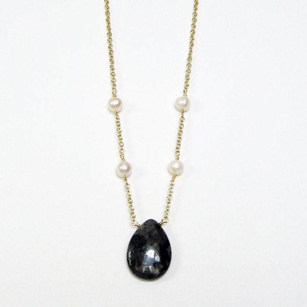 Blue Labradorite teardrop necklace with pearls